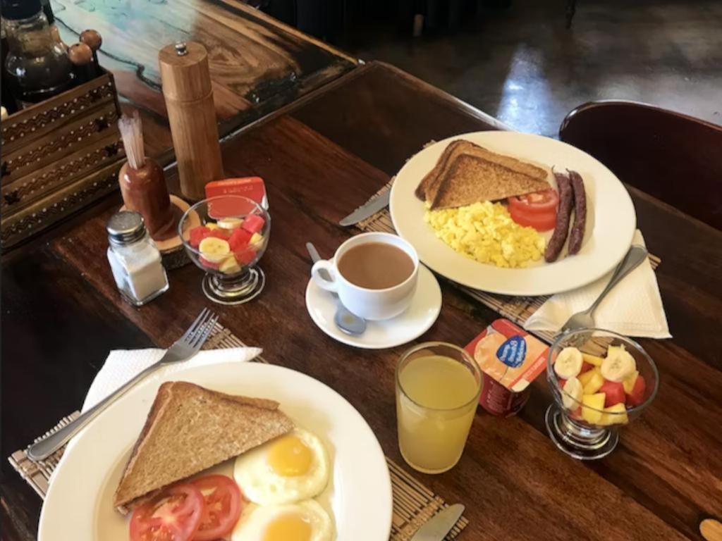 Africa Footprints Lodge ケンプトンパーク エクステリア 写真