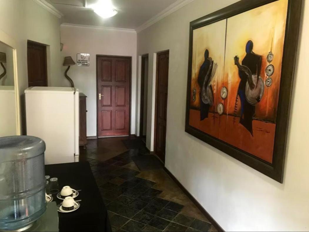 Africa Footprints Lodge ケンプトンパーク エクステリア 写真